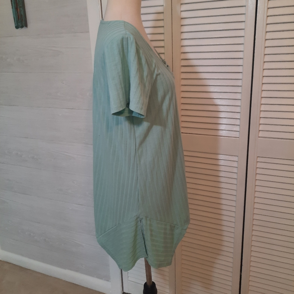 Olive+oak crisscross seafoam sharkbite top blouse LG - Picture 3 of 6